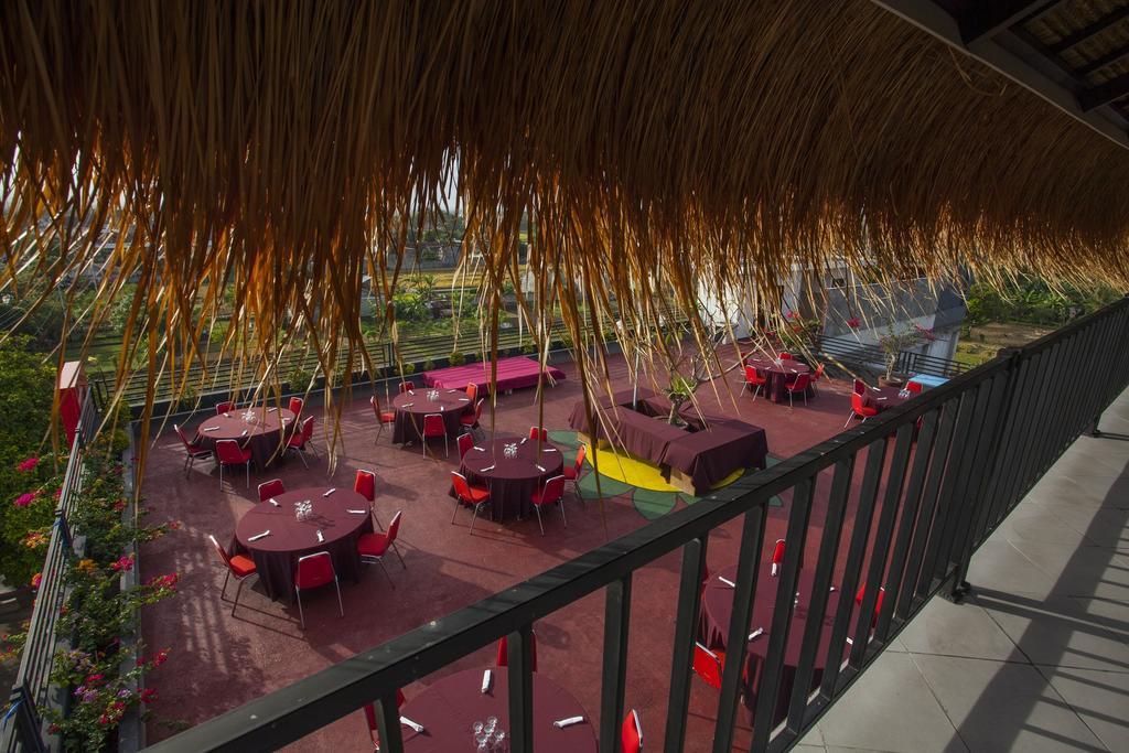 Pratama Hotel & Convention Mataram Exterior foto