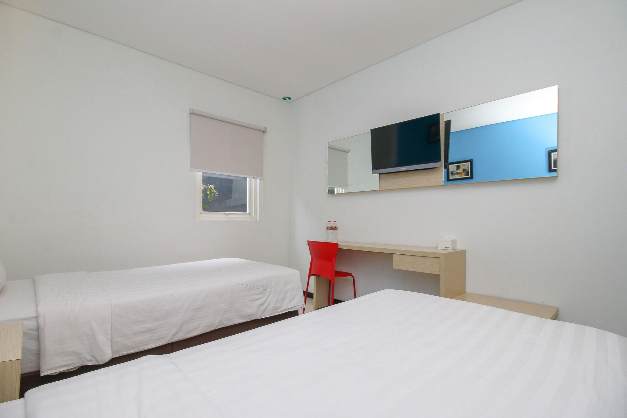 Pratama Hotel & Convention Mataram Exterior foto