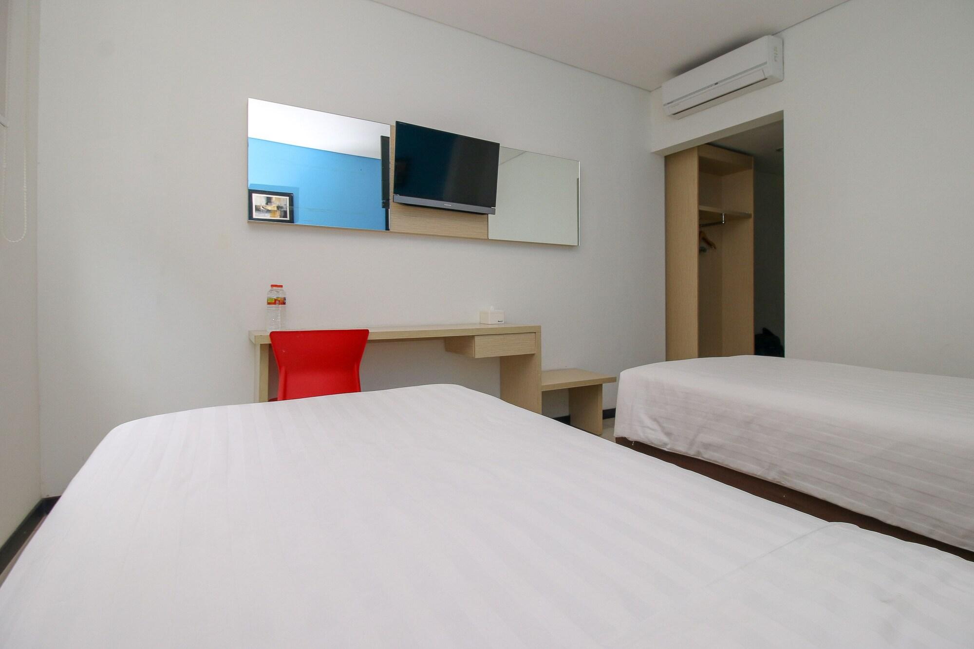 Pratama Hotel & Convention Mataram Exterior foto