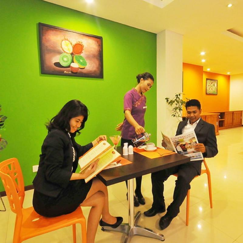 Pratama Hotel & Convention Mataram Exterior foto