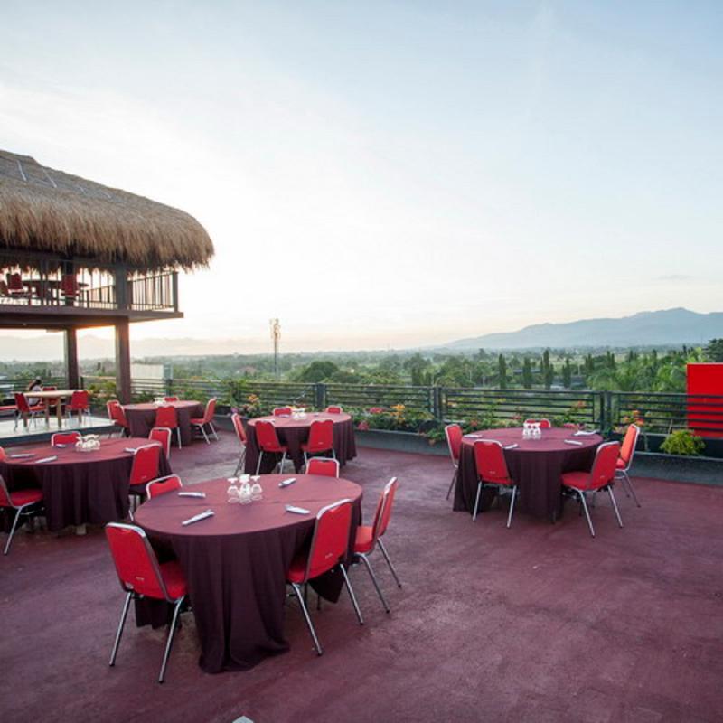 Pratama Hotel & Convention Mataram Exterior foto